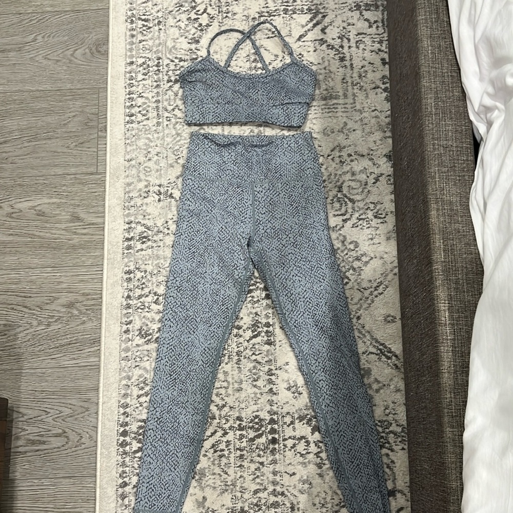 Varley matching athletic set. Pants and bottoms. Will sell separately.